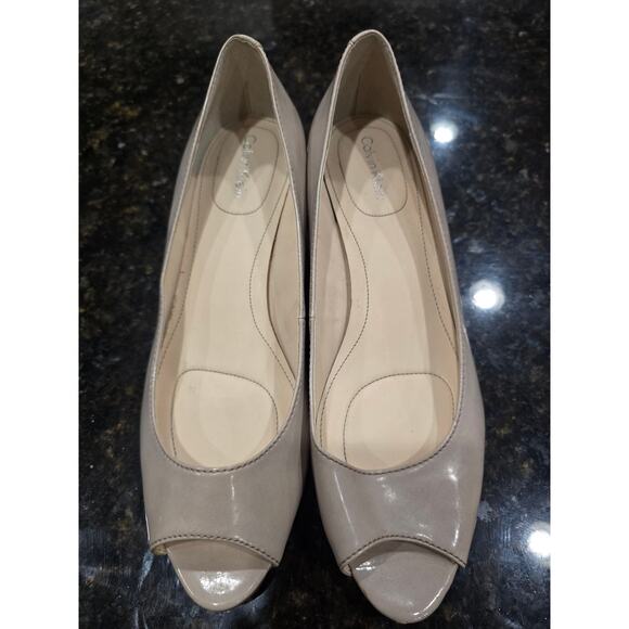 Calvin Klein Peep Toe Wedge Pumps Women's 7.5M Beige Patent Leather Comfort Heel - Picture 2 of 9